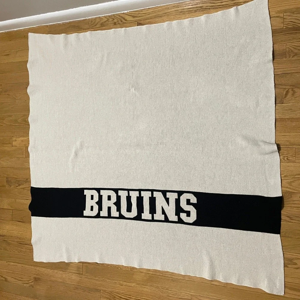 Town Pride Bruins Knit Throw Blanket White Black‎ Made in USA 45x48 Sports Decor